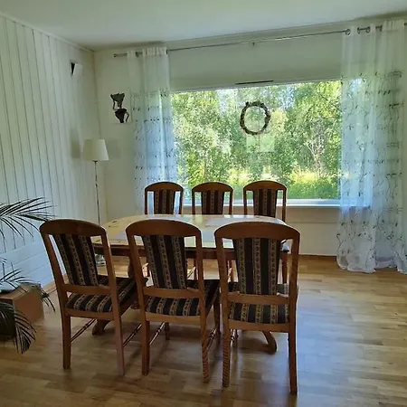 House With 3 Bedrooms בית נופש Skjold (Troms)