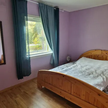 House With 3 Bedrooms *